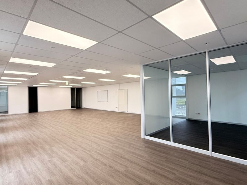 Prime 5,515m2 Freestanding Warehouse To Let in Samrand Logistics Node - Photo 8