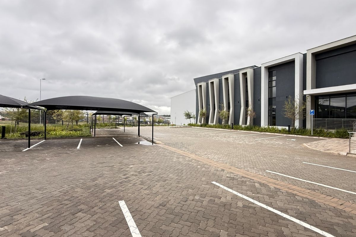 Prime 5,515m2 Freestanding Warehouse To Let in Samrand Logistics Node - Photo 2