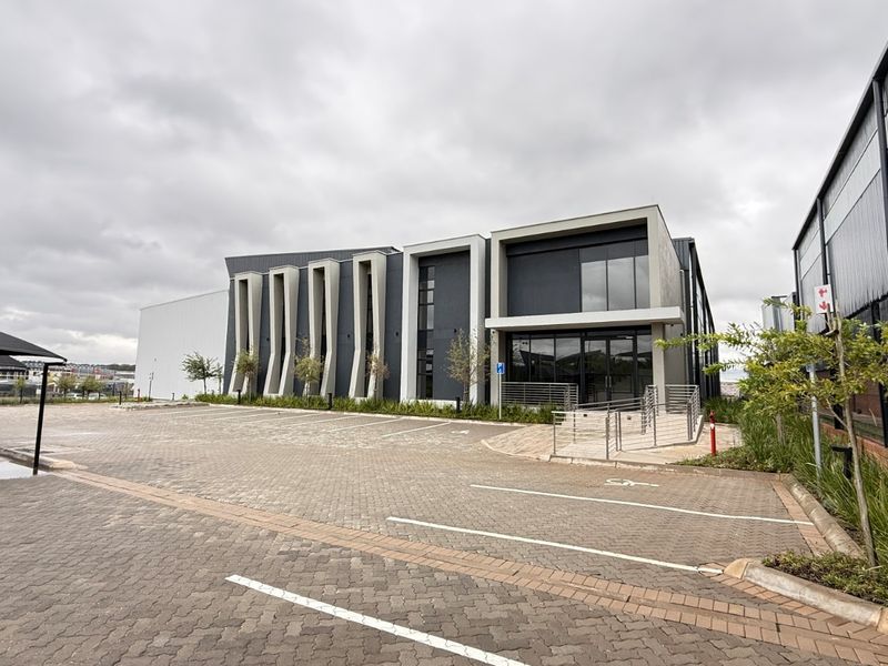 Prime 5,515m2 Freestanding Warehouse To Let in Samrand Logistics Node - Photo 3