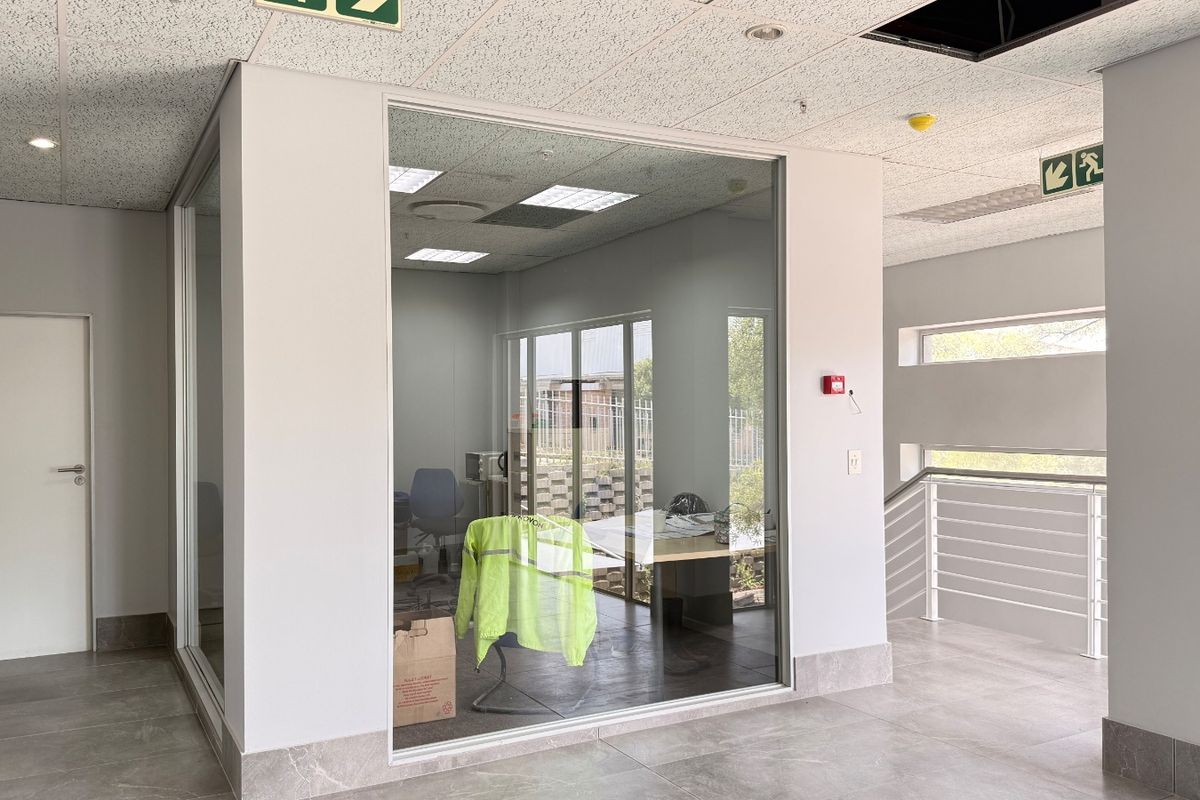 AAA-Grade 7,821m2 Freestanding Warehouse To Let in Centurion - Photo 5