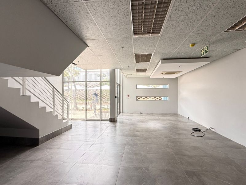 AAA-Grade 7,821m2 Freestanding Warehouse To Let in Centurion - Photo 6