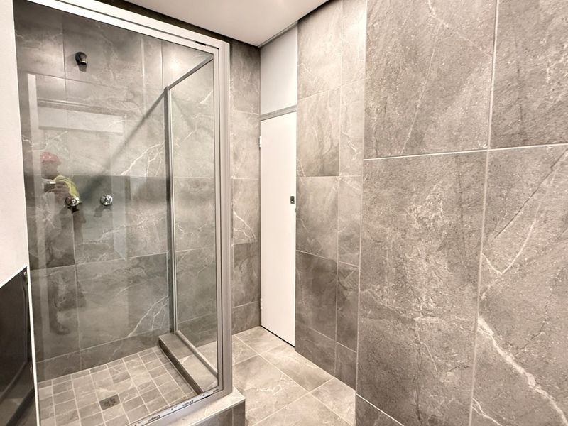 AAA-Grade 7,821m2 Freestanding Warehouse To Let in Centurion - Photo 7