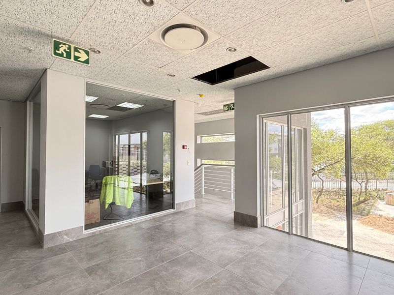 AAA-Grade 7,821m2 Freestanding Warehouse To Let in Centurion - Photo 4