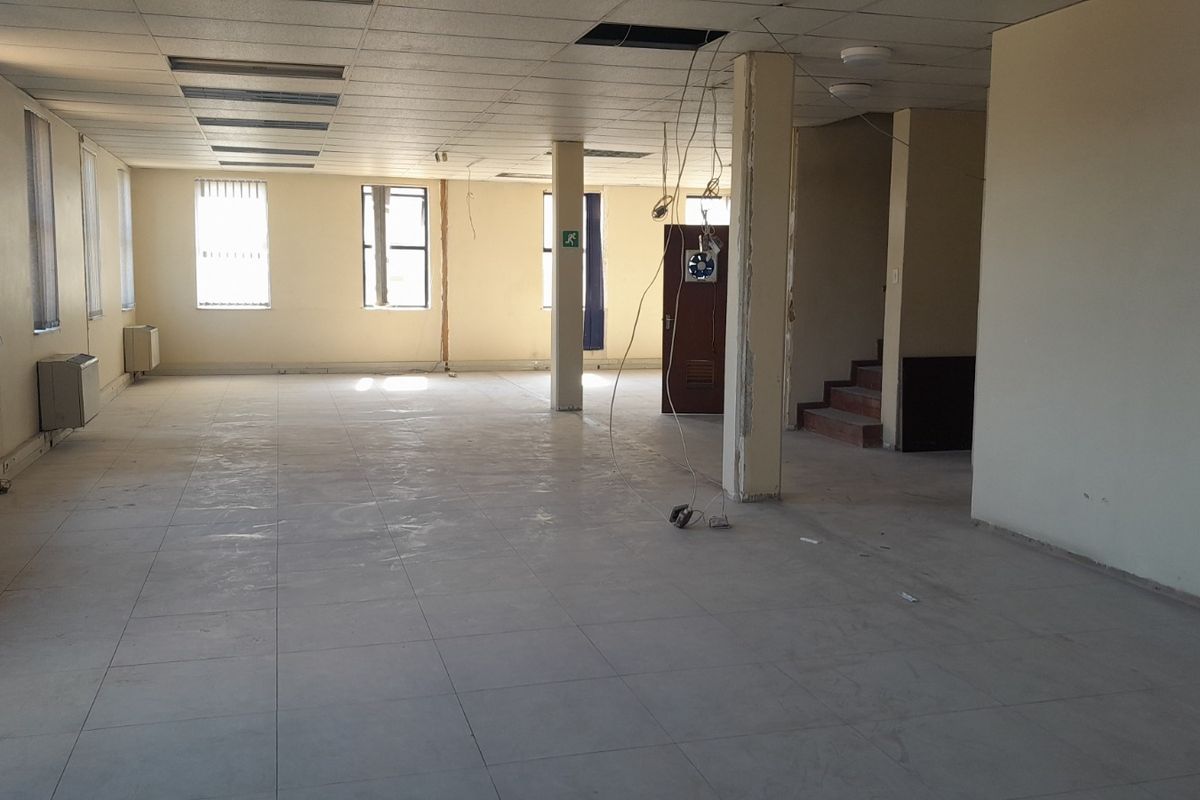 Height Access and Efficiency 1,560m Industrial Space Ready for Action - Photo 5