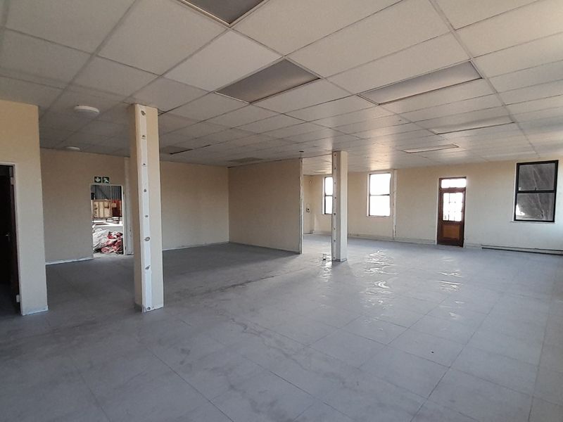 Height Access and Efficiency 1,560m Industrial Space Ready for Action - Photo 4