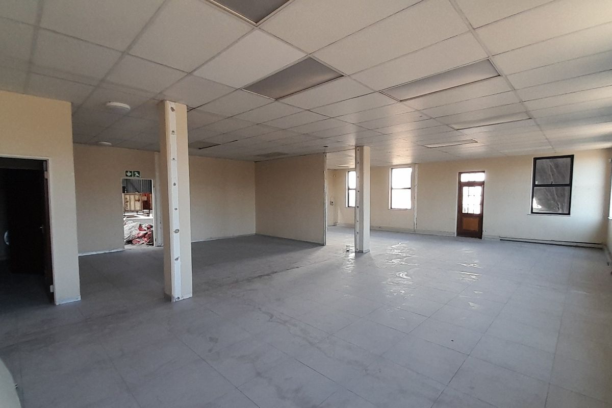Height Access and Efficiency 1,560m Industrial Space Ready for Action - Photo 4