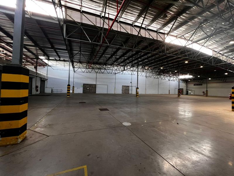 AAA-Grade Industrial Warehouse in Riverhorse Valley - Photo 7