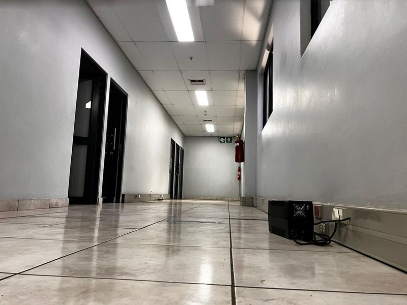 AAA-Grade Industrial Warehouse in Riverhorse Valley - Photo 8