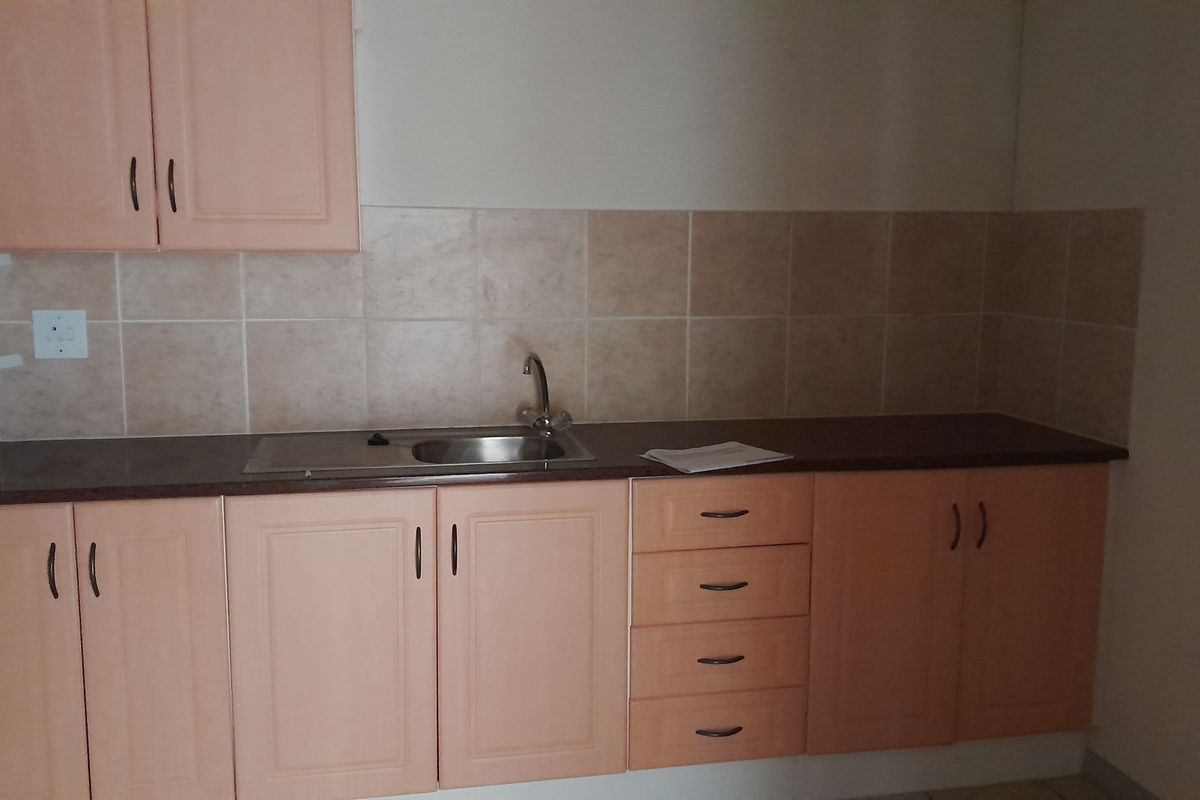 Small Footprint Smart Address 47m Ground Floor Office To Let - Photo 2