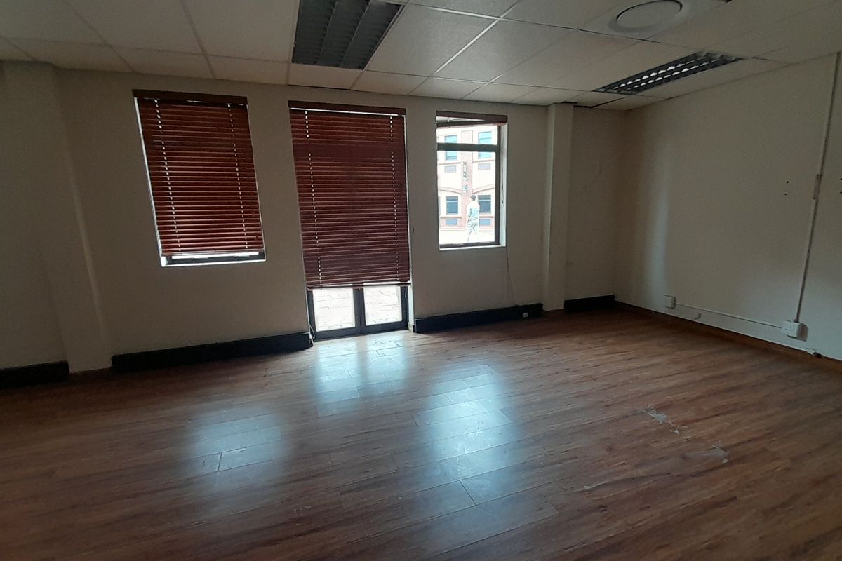 Small Footprint Smart Address 47m Ground Floor Office To Let - Photo 5
