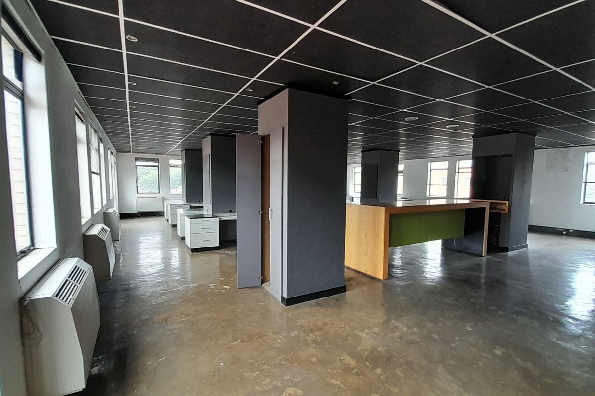 Clean Lines Natural Light and a First Floor 214m Office Edge - Photo 2