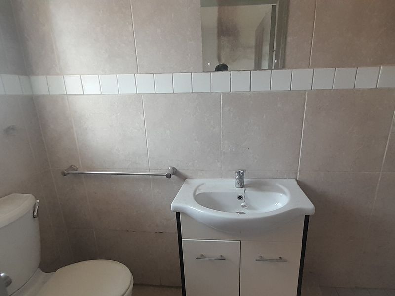 A Compact First Floor Space That Fits More Than Just Your Business - Photo 9