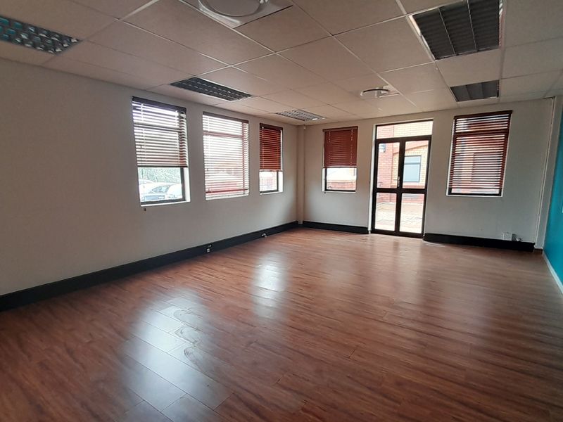 A Smart 74m Office Size in a Proven Business Address - Photo 9