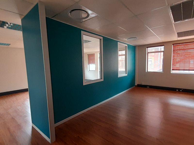 A Smart 74m Office Size in a Proven Business Address - Photo 4
