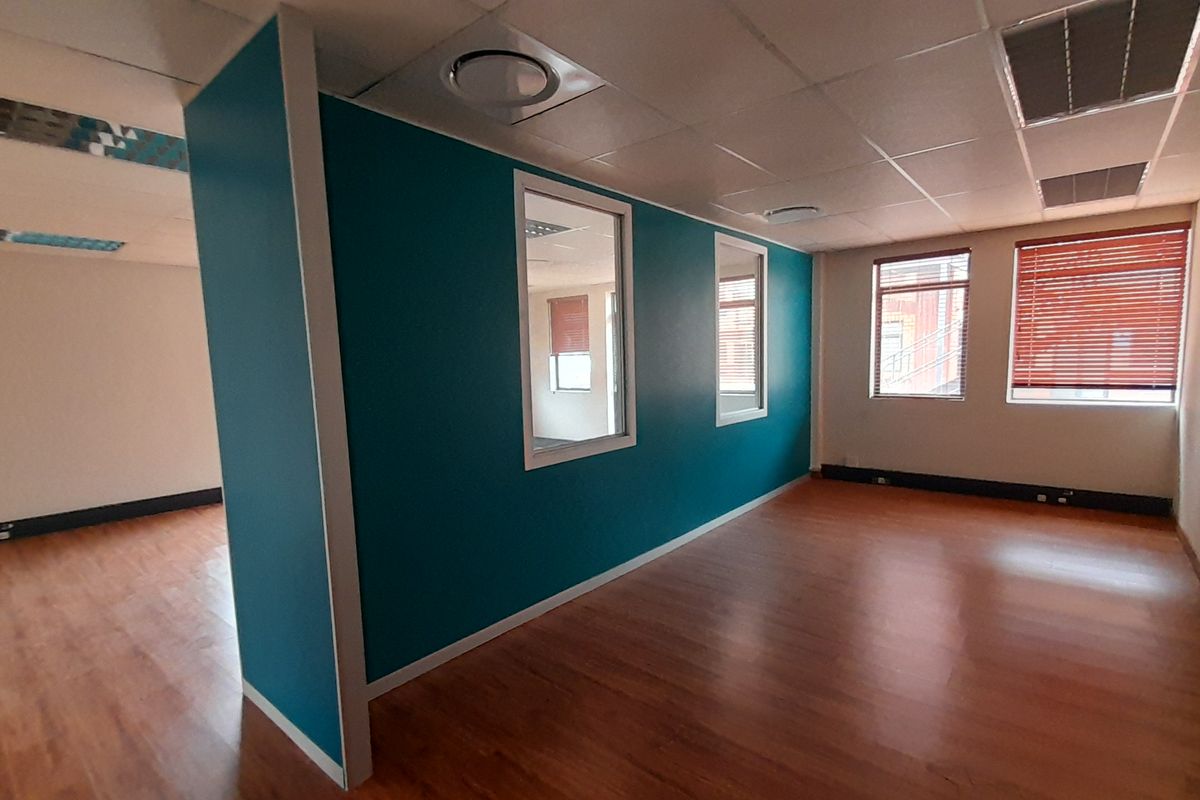 A Smart 74m Office Size in a Proven Business Address - Photo 4