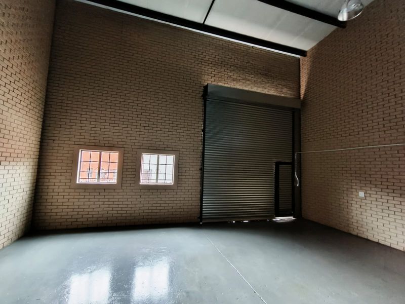 267m2 Industrial Warehouse to Let in Secure Business Park - Photo 5