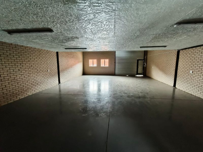 267m2 Industrial Warehouse to Let in Secure Business Park - Photo 4