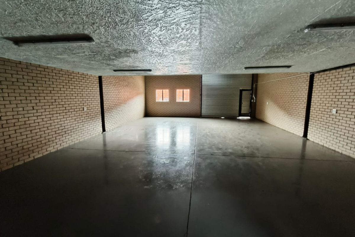 267m2 Industrial Warehouse to Let in Secure Business Park - Photo 4