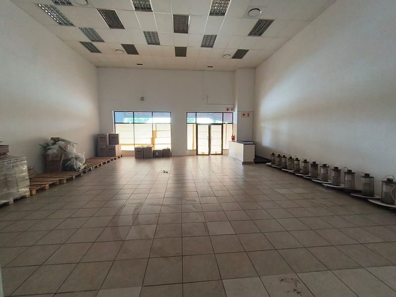 149.98m2 Retail Space to Let – Prime Opportunity for Showroom or Destination Store - Photo 9
