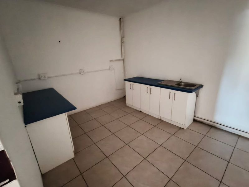 149.98m2 Retail Space to Let – Prime Opportunity for Showroom or Destination Store - Photo 4