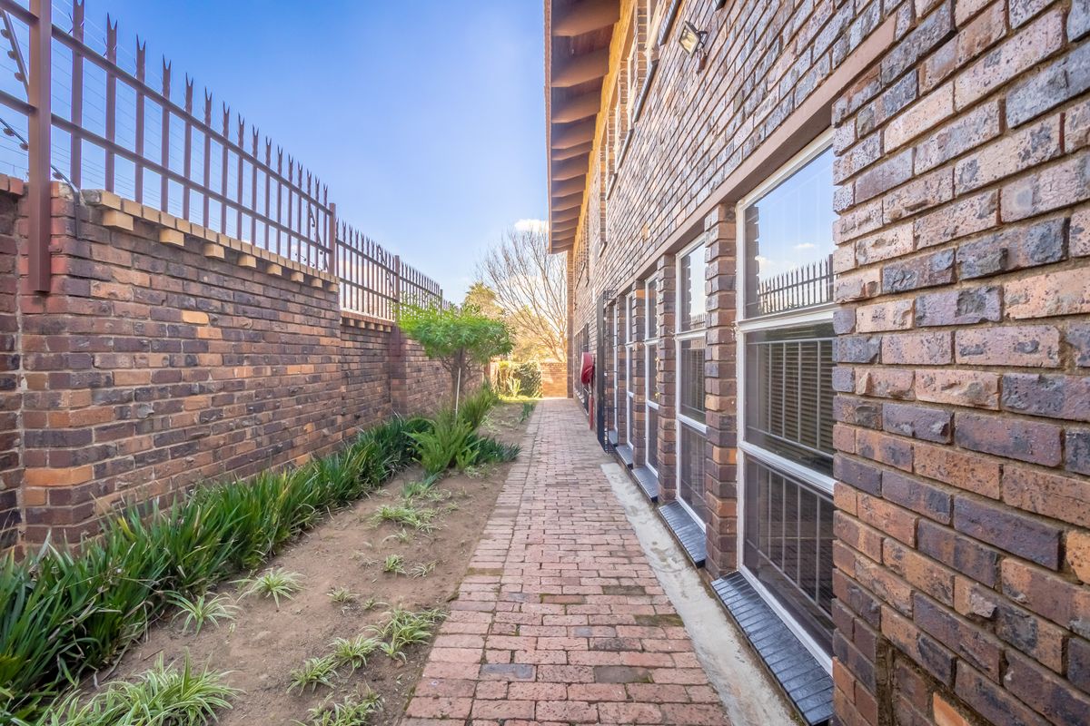 Sophisticated Office Park in the Heart of Randpark Ridge - Photo 5