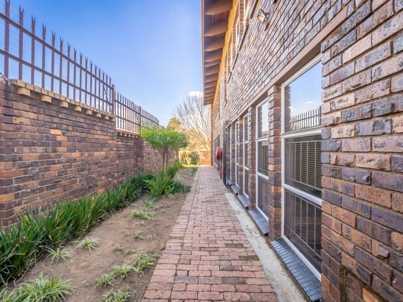 Sophisticated Office Park in the Heart of Randpark Ridge - Photo 5