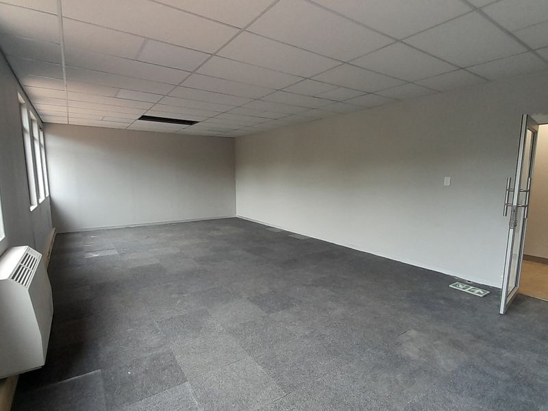 Professional and Easy to Step Into 66m First Floor Office - Photo 8