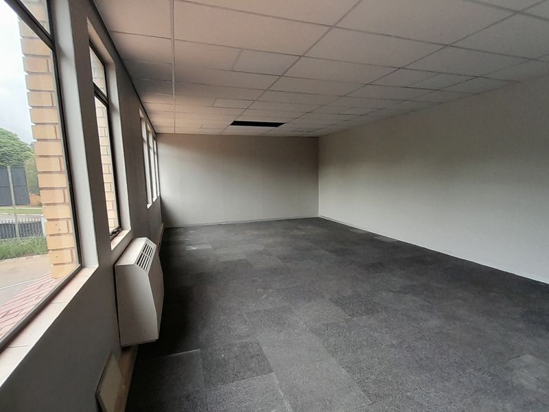 Professional and Easy to Step Into 66m First Floor Office - Photo 6