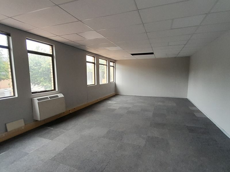 Professional and Easy to Step Into 66m First Floor Office - Photo 4