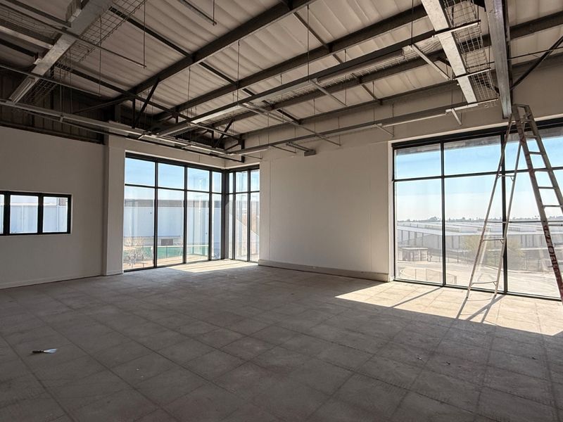 Premium 1,100m2 Warehouse To Let in Old Mint Industrial Park in Louwlardia, Centurion - Photo 8