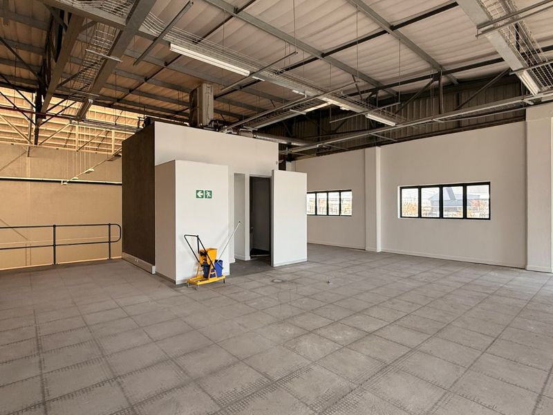 Premium 1,100m2 Warehouse To Let in Old Mint Industrial Park in Louwlardia, Centurion - Photo 9