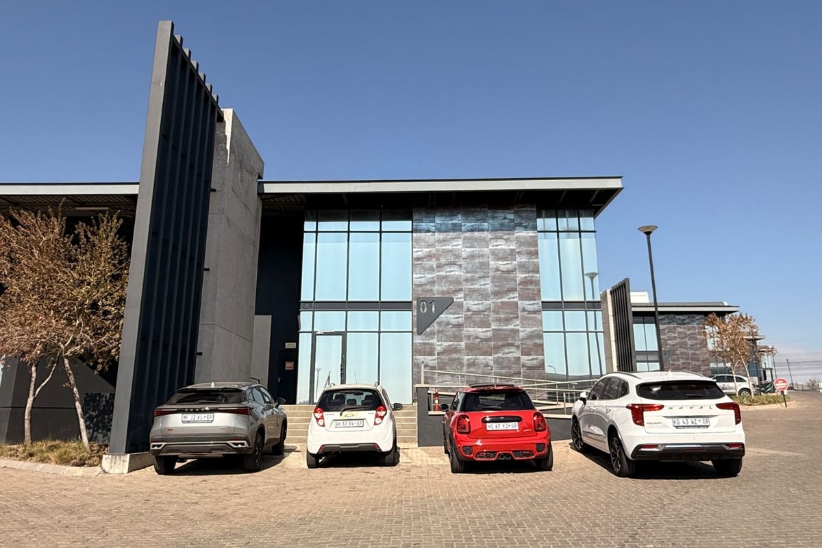 Premium 1,100m2 Warehouse To Let in Old Mint Industrial Park in Louwlardia, Centurion - Photo 2
