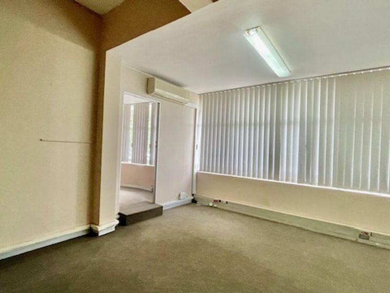 282m2 Modern Office Space in Secure Business Park - Photo 5