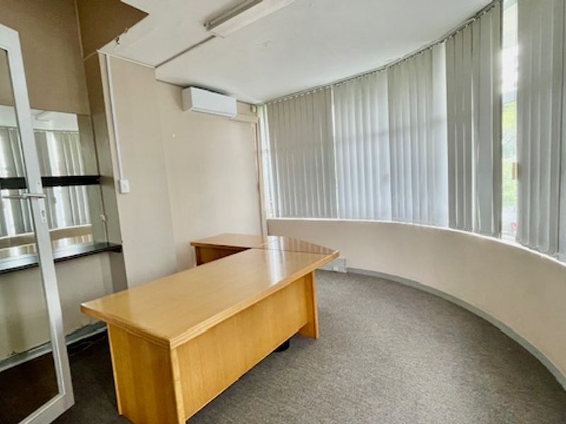 282m2 Modern Office Space in Secure Business Park - Photo 3