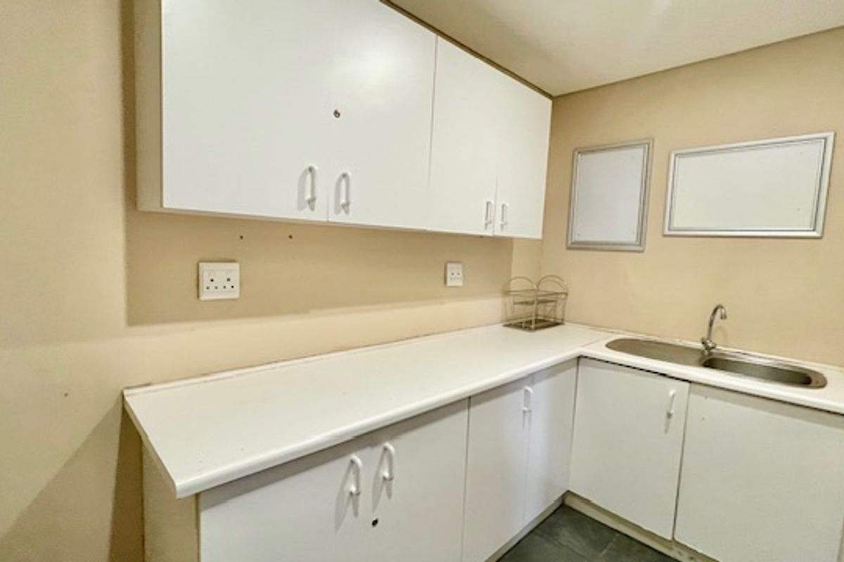 282m2 Modern Office Space in Secure Business Park - Photo 2