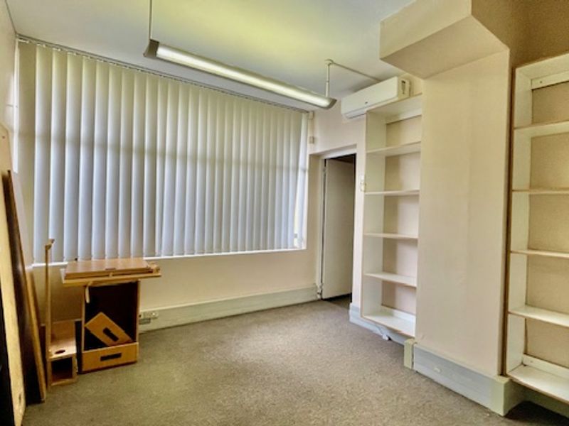 282m2 Modern Office Space in Secure Business Park - Photo 9