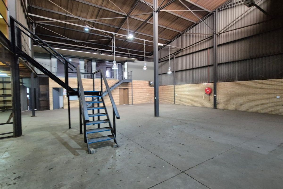 952m2 Warehouse To Let, Prime Industrial Space in Hennopspark - Photo 5