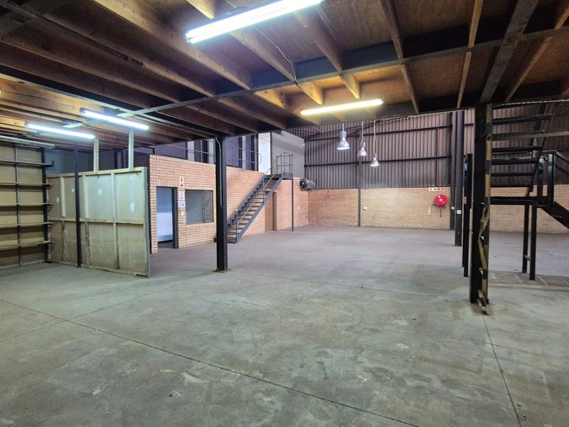 952m2 Warehouse To Let, Prime Industrial Space in Hennopspark - Photo 7