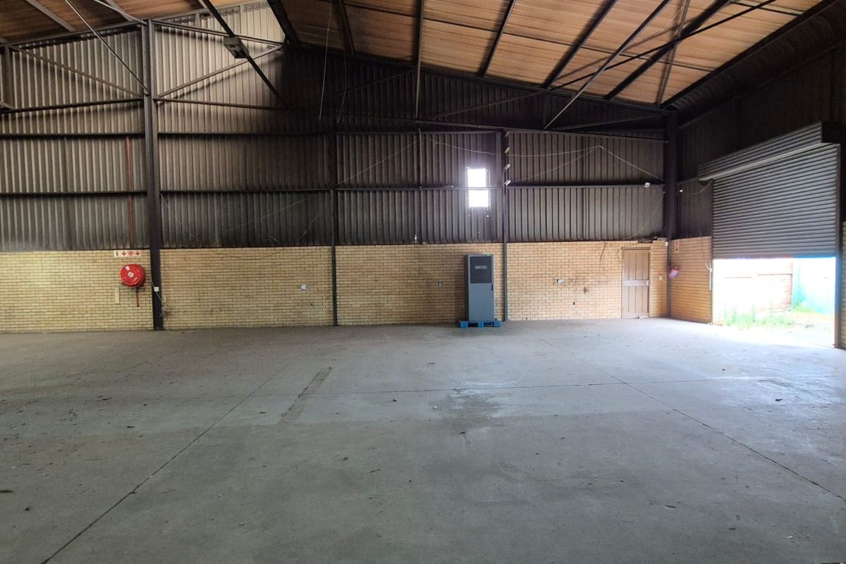 952m2 Warehouse To Let, Prime Industrial Space in Hennopspark - Photo 4