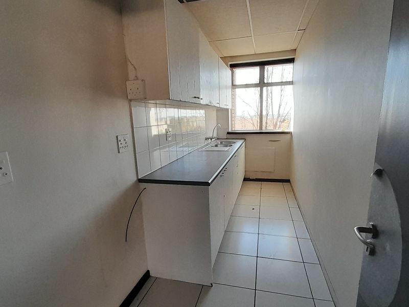 Large Scale Corporate Office Opportunity 2,415m First Floor at The Park on 16th - Photo 5