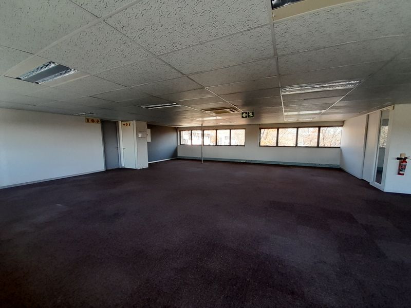 313m Well Balanced Office Space To Let Central Park in Randjespark - Photo 9