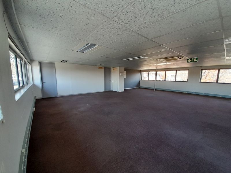 313m Well Balanced Office Space To Let Central Park in Randjespark - Photo 8