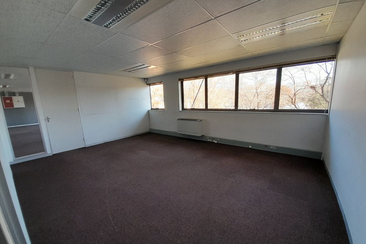 313m Well Balanced Office Space To Let Central Park in Randjespark - Photo 4