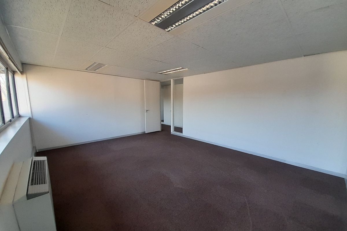 313m Well Balanced Office Space To Let Central Park in Randjespark - Photo 5
