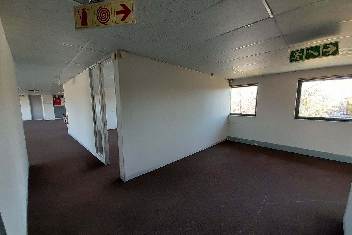 313m Well Balanced Office Space To Let Central Park in Randjespark - Photo 3