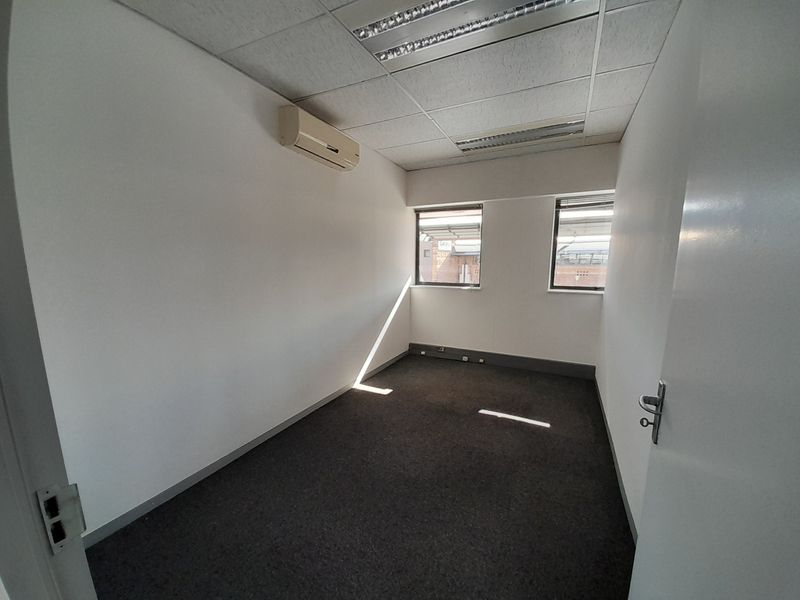 Light Filled Move In Ready 319m Office in a Tranquil Business Park - Photo 8