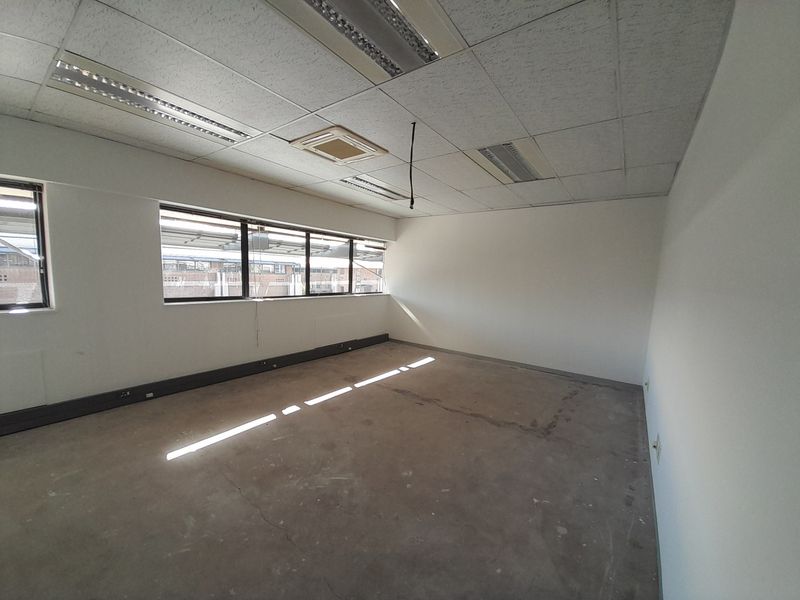 Light Filled Move In Ready 319m Office in a Tranquil Business Park - Photo 4