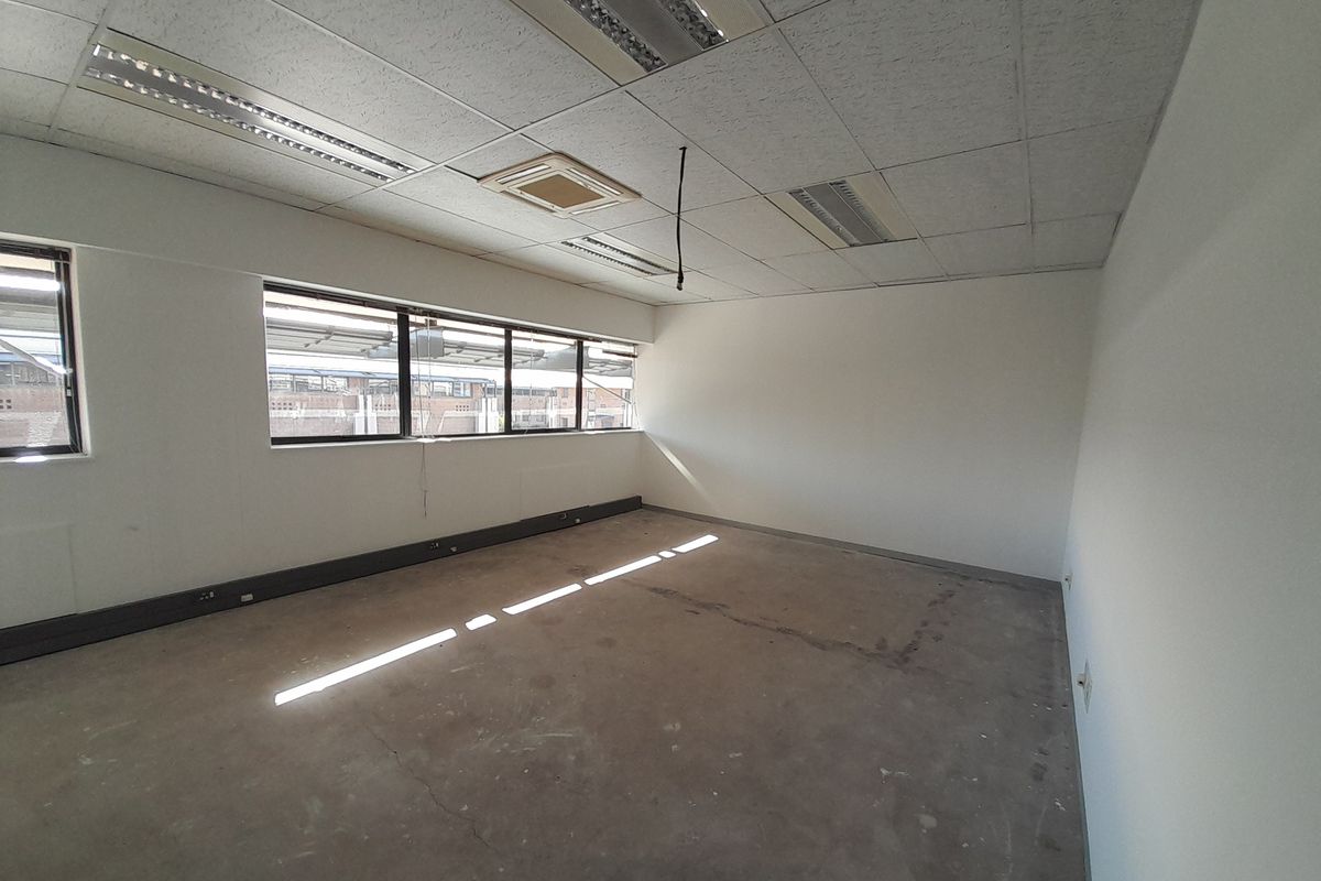 Light Filled Move In Ready 319m Office in a Tranquil Business Park - Photo 4