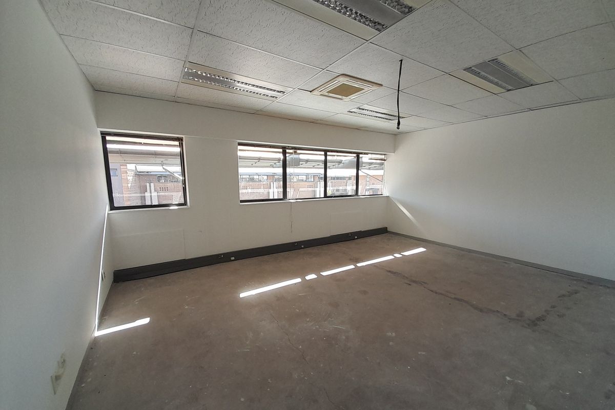 Light Filled Move In Ready 319m Office in a Tranquil Business Park - Photo 3