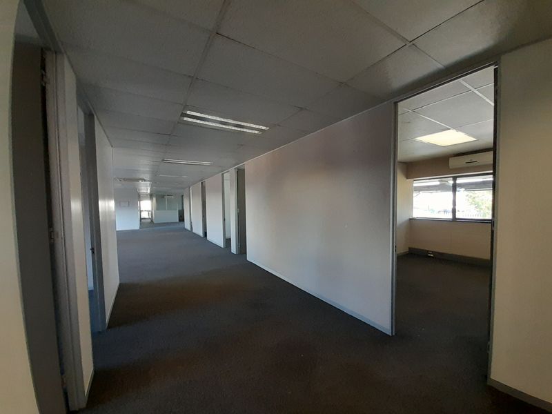 Scale Up in Style Spacious Well Configured 493m Office in Central Park - Photo 6